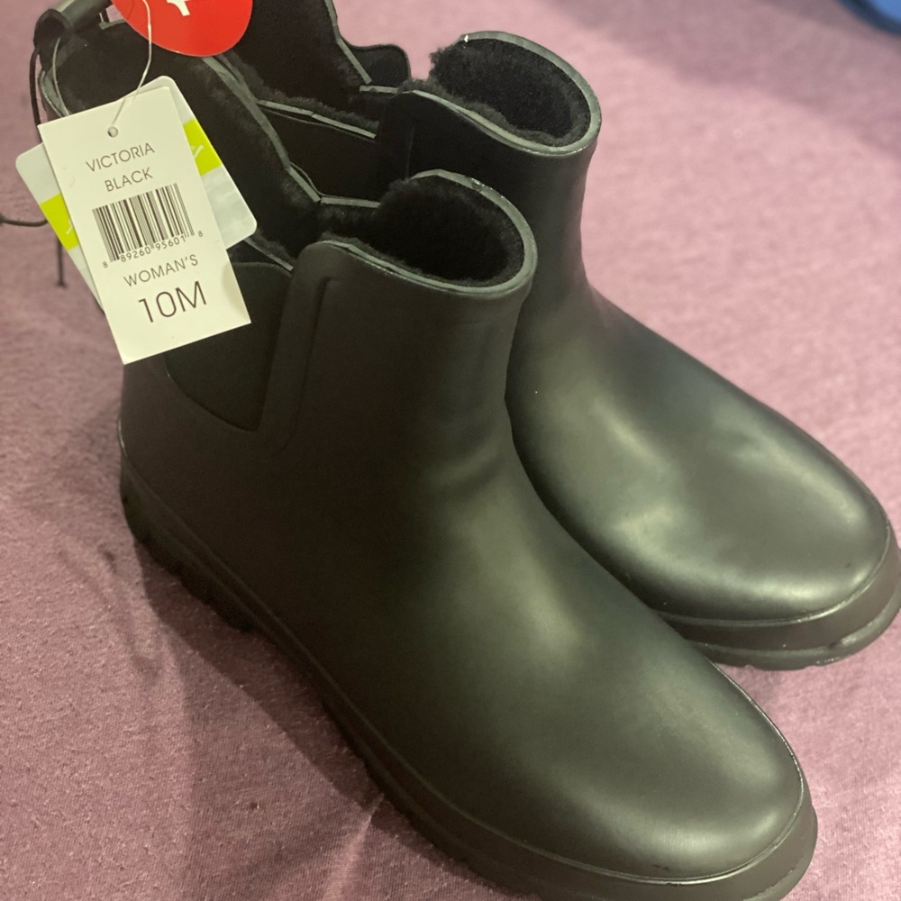Women’s rain boots